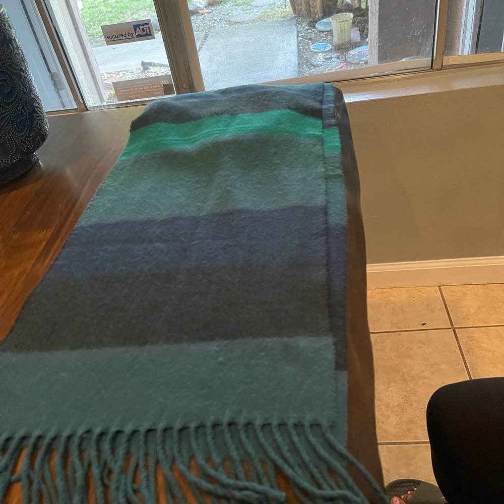Scarf 🧣 - Picture 2 of 2